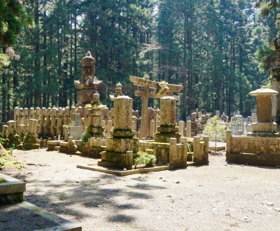 Cimetière Okuno-in au Mont Koya