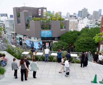 Tokyu Plaza Harajuku (Harakado), vue sur Tokyu Plaza Omotesando (Omakado) depuis la terrasse extérieure