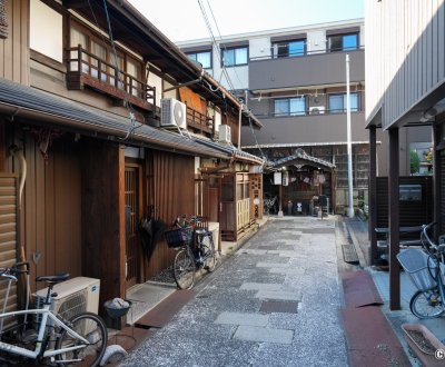 Shike-michi (Nagoya), ancienne impasse marchande avec sanctuaire Komori Jizo-son au fond