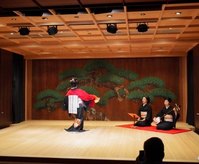 Suigian (Tokyo), représentation de danse traditionnelle Nihon-Buyo