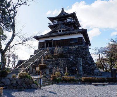 Château de Maruoka (Fukui), Vue d'ensemble du donjon de bois