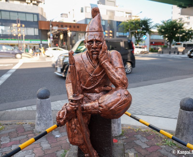 Shike-michi (Nagoya), statue de Tokugawa Ieyasu à côté de la Shotengai Endoji Shike-michi (Nagoya), statue de Tokugawa Ieyasu à côté de la Shotengai Endoji