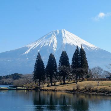 Lac Tanuki (Fujinomiya), vue sur le Mont Fuji en hiver