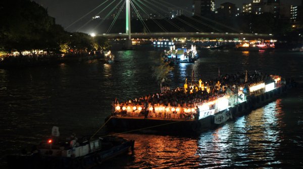 Tenjin Matsuri à Osaka, Parade nocturne en bateau 2