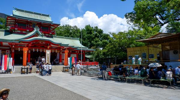 Koto à Tokyo, pavillon principal du Tomioka Hachiman-gu pendant Fukagawa Matsuri à la mi-août