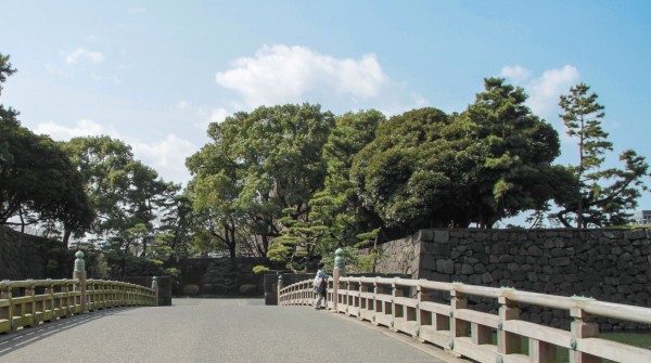 Kokyo Palais Impérial de Tokyo, Pont traversant une douve